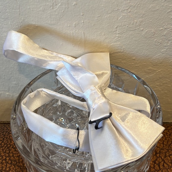Like New Classic Cool Rare Formal Bow Tie and Hanky combo collection! - Picture 7 of 8